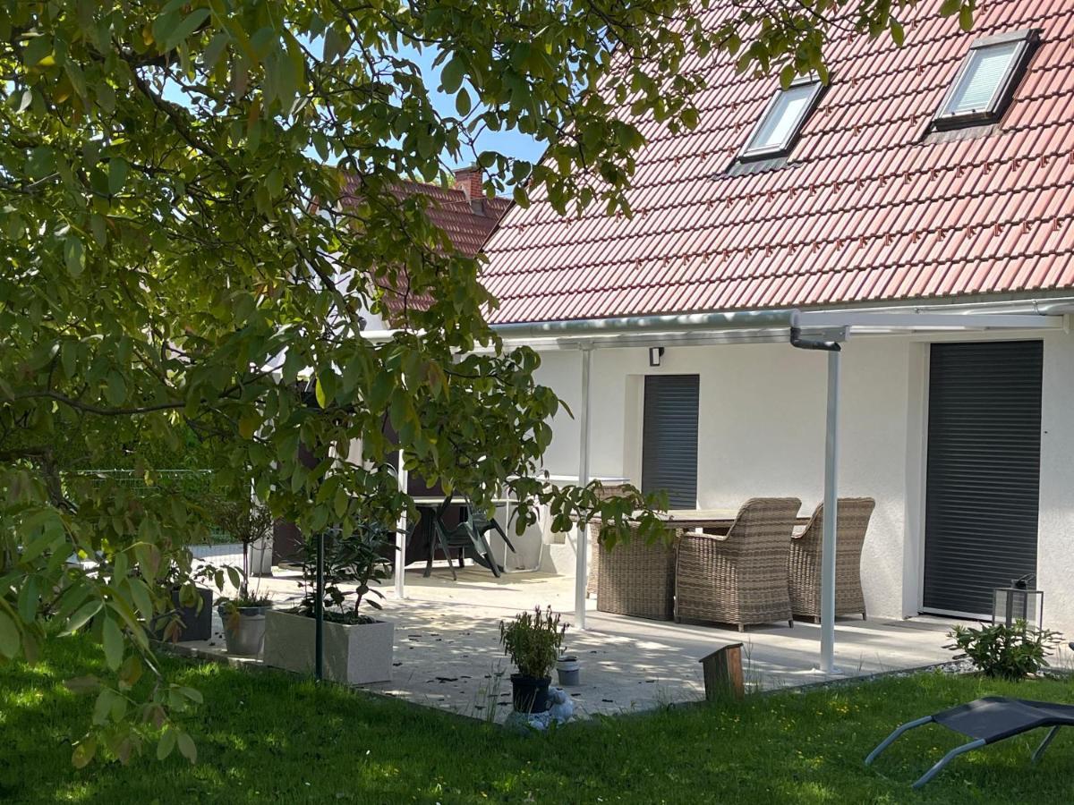 Haus Mit Garten Familie Pabst Maria Lankowitz Bagian luar foto